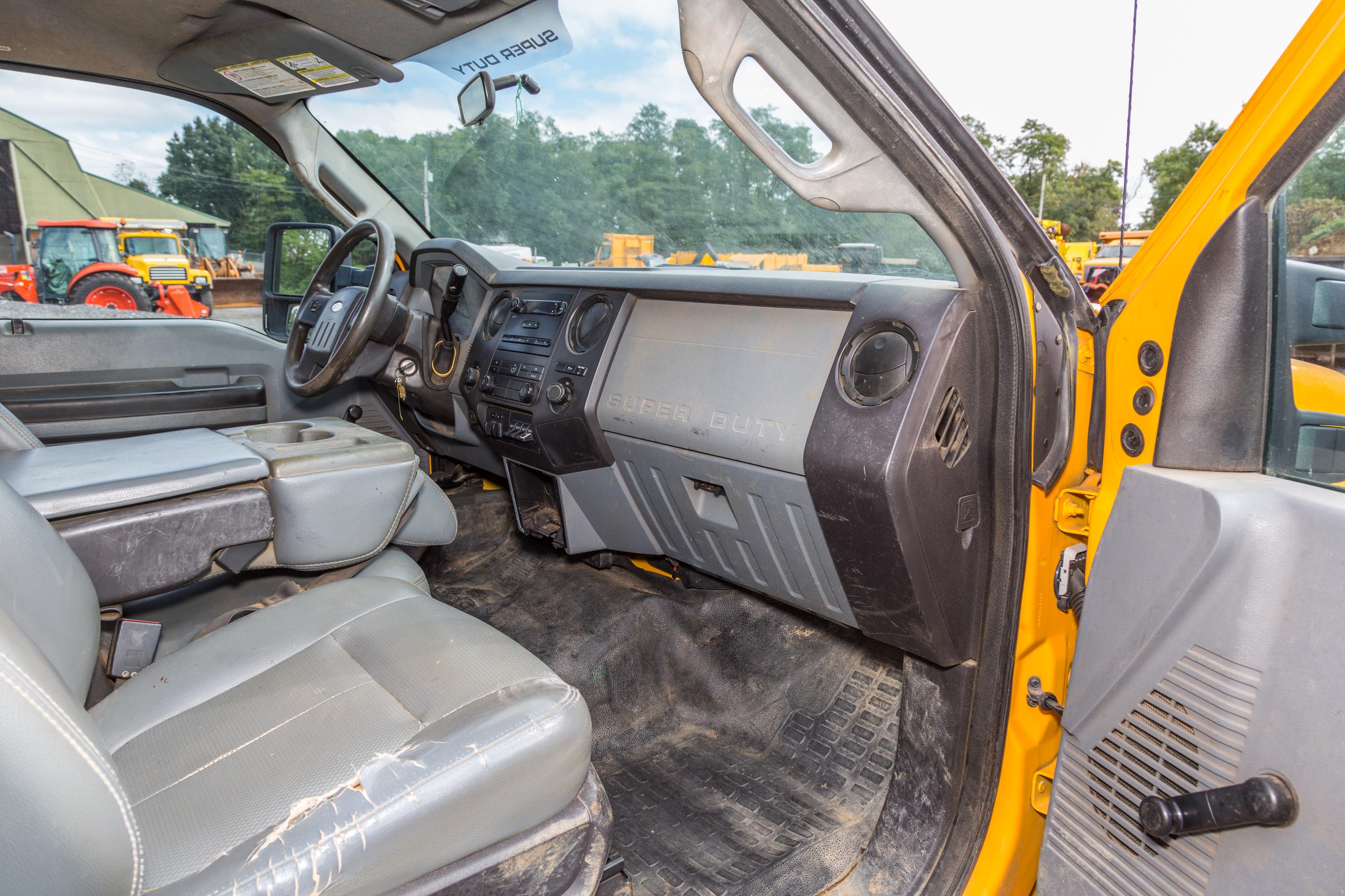 2011 Ford F-350 Super Duty service/utility truck - image 36