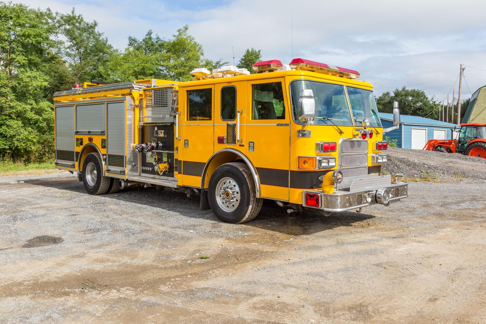 2005 Pierce Pumper - image 2