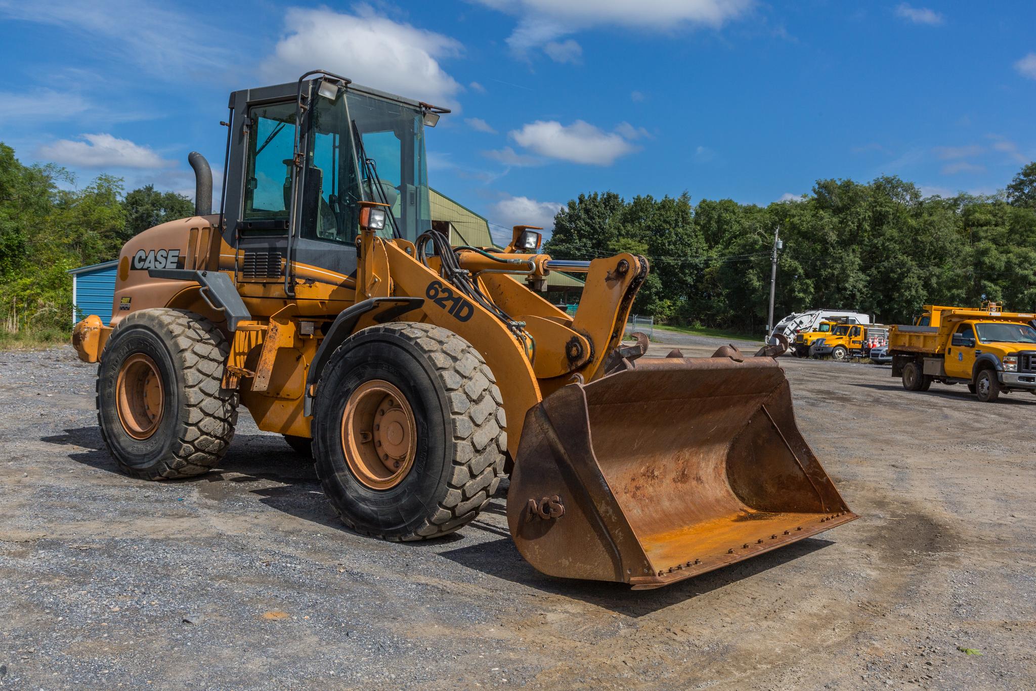 2005 CASE 621D wheel loader - image 2