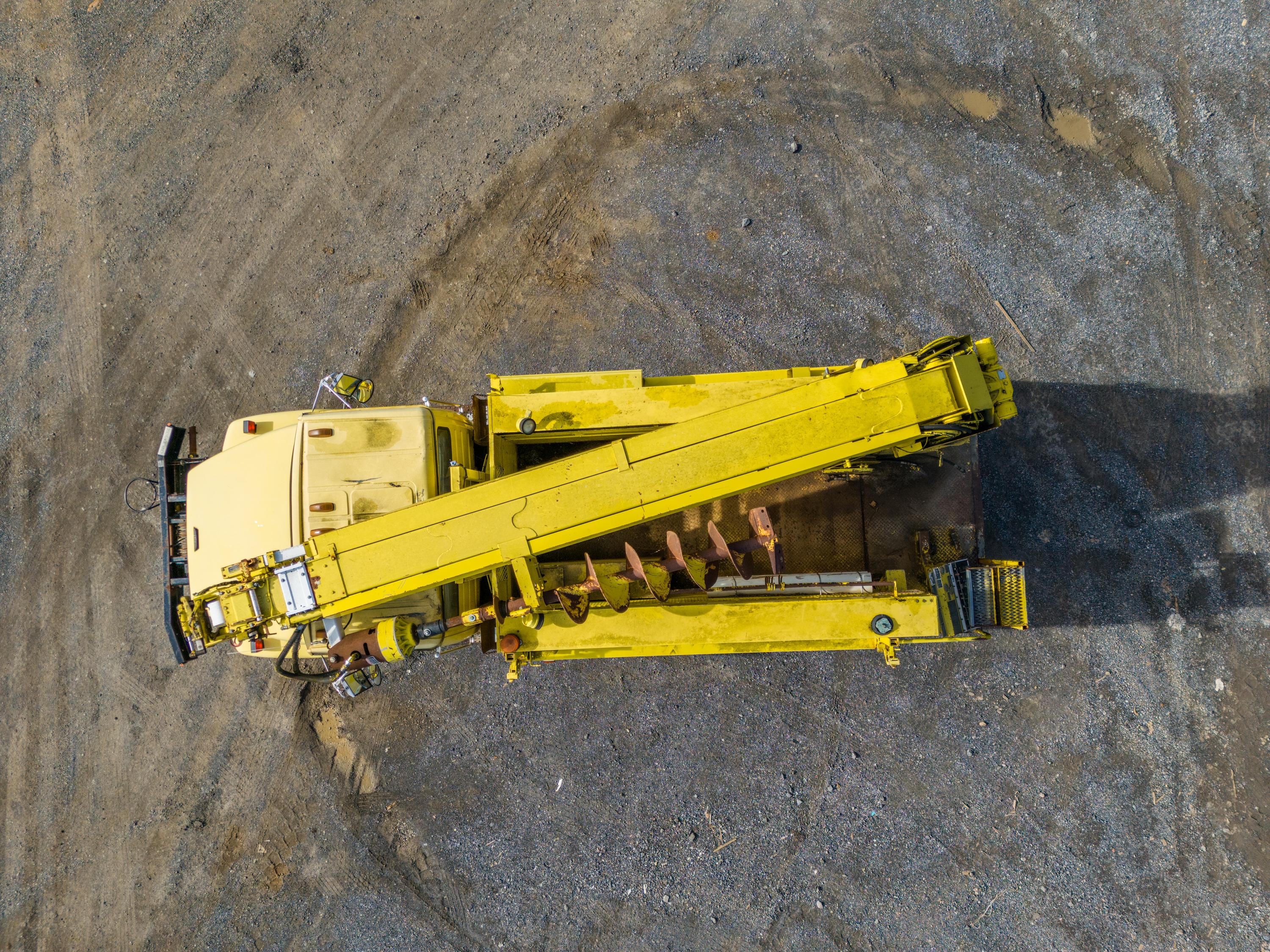 1999 Digger Derrick Truck - image 80