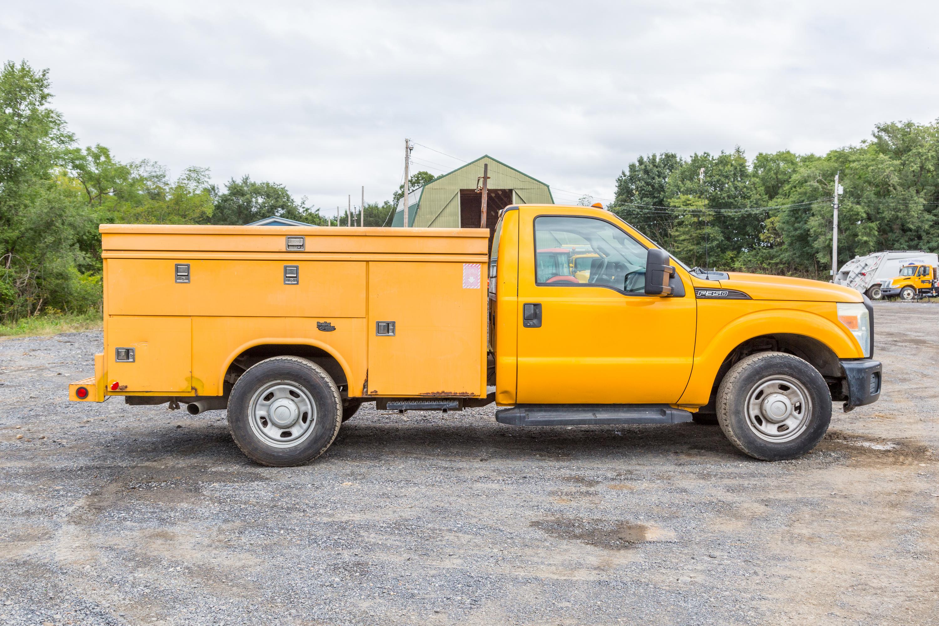 2011 Ford F-350 Super Duty service/utility truck - image 14