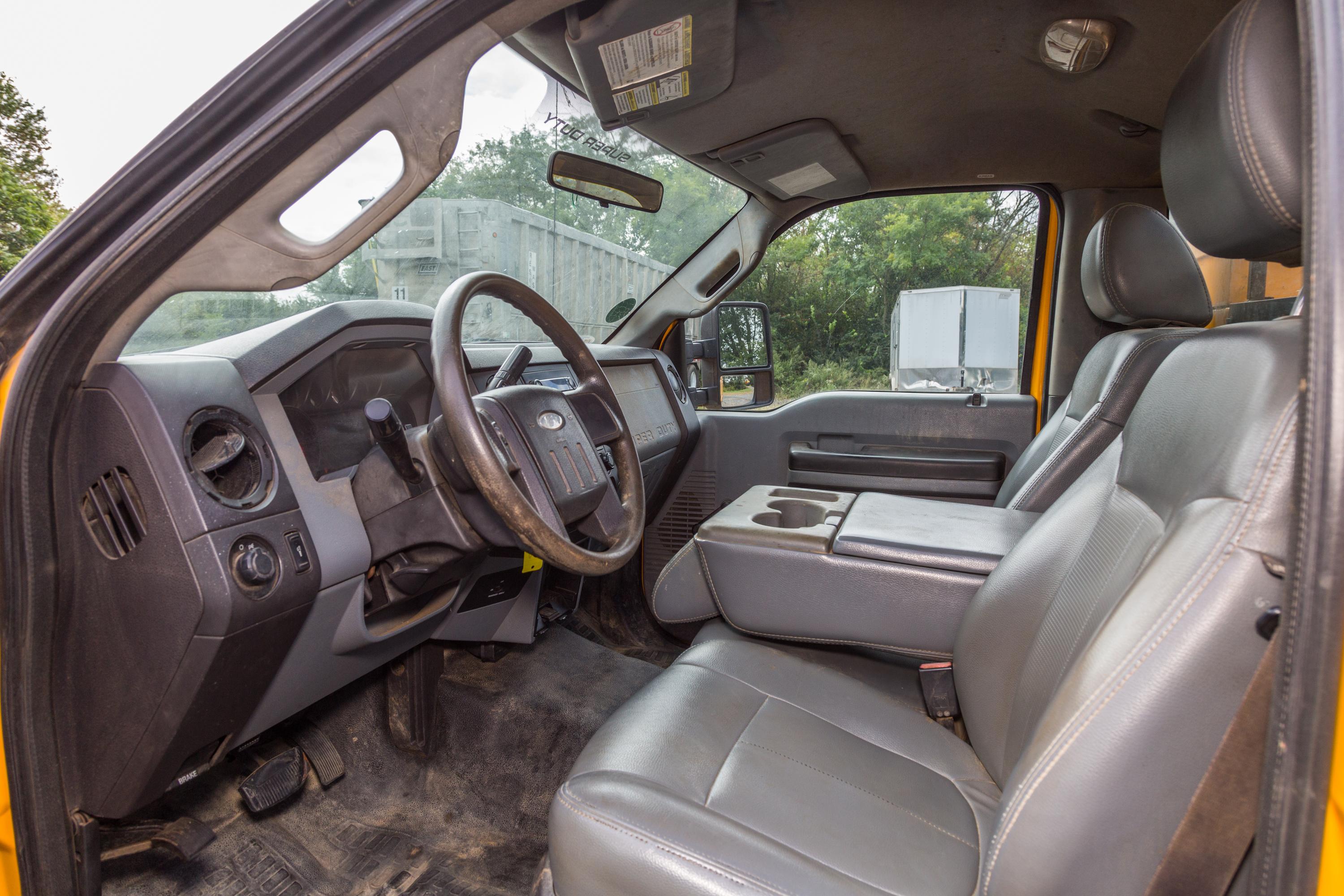2011 Ford F-350 Super Duty service/utility truck - image 33