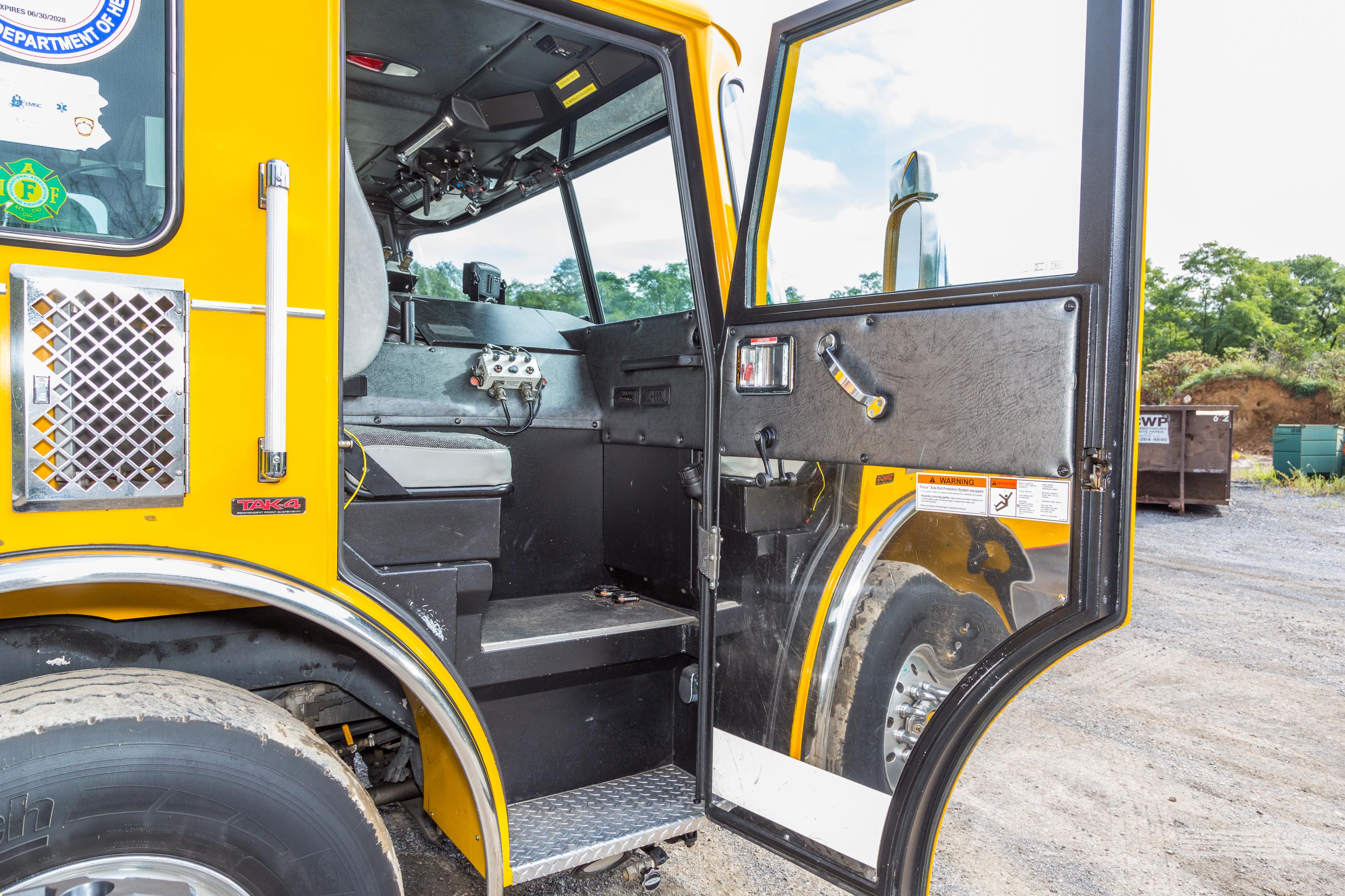 2005 Pierce Pumper - image 30