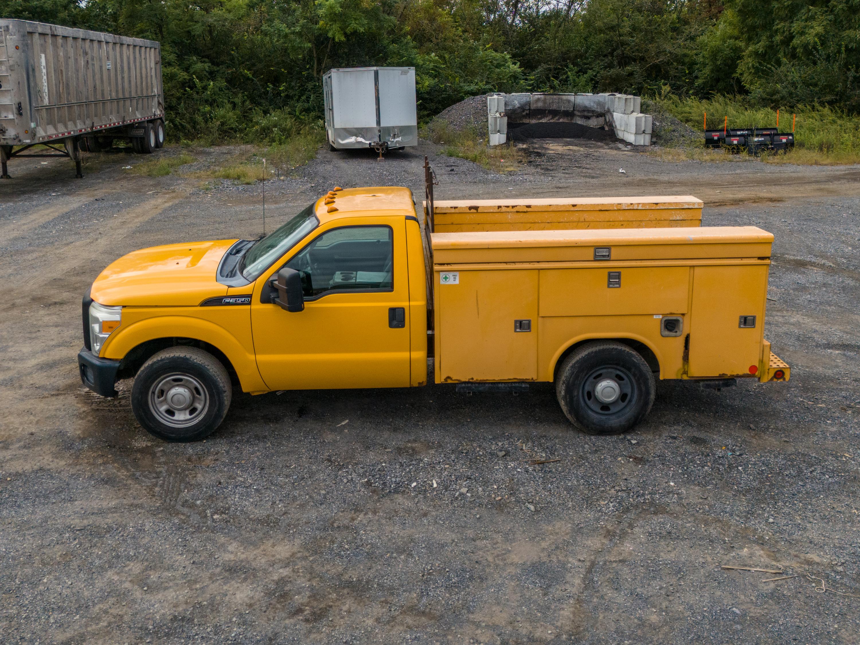 2011 Ford F-350 Super Duty service/utility truck - image 19