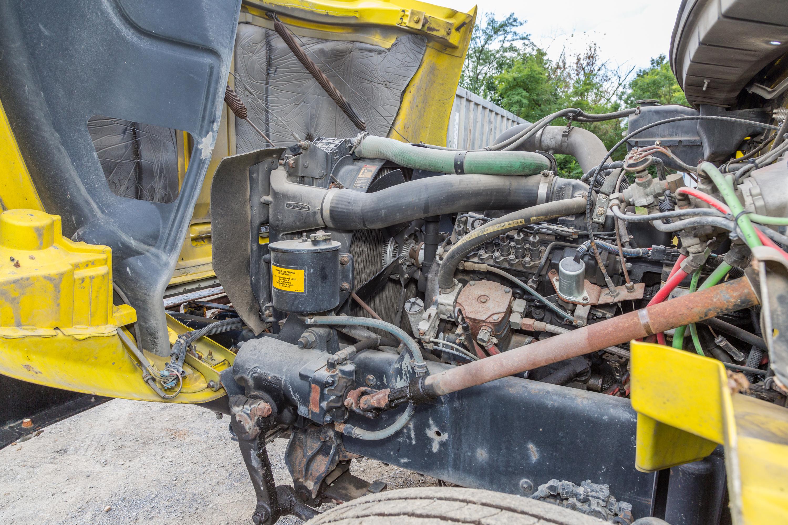 1999 Digger Derrick Truck - image 62