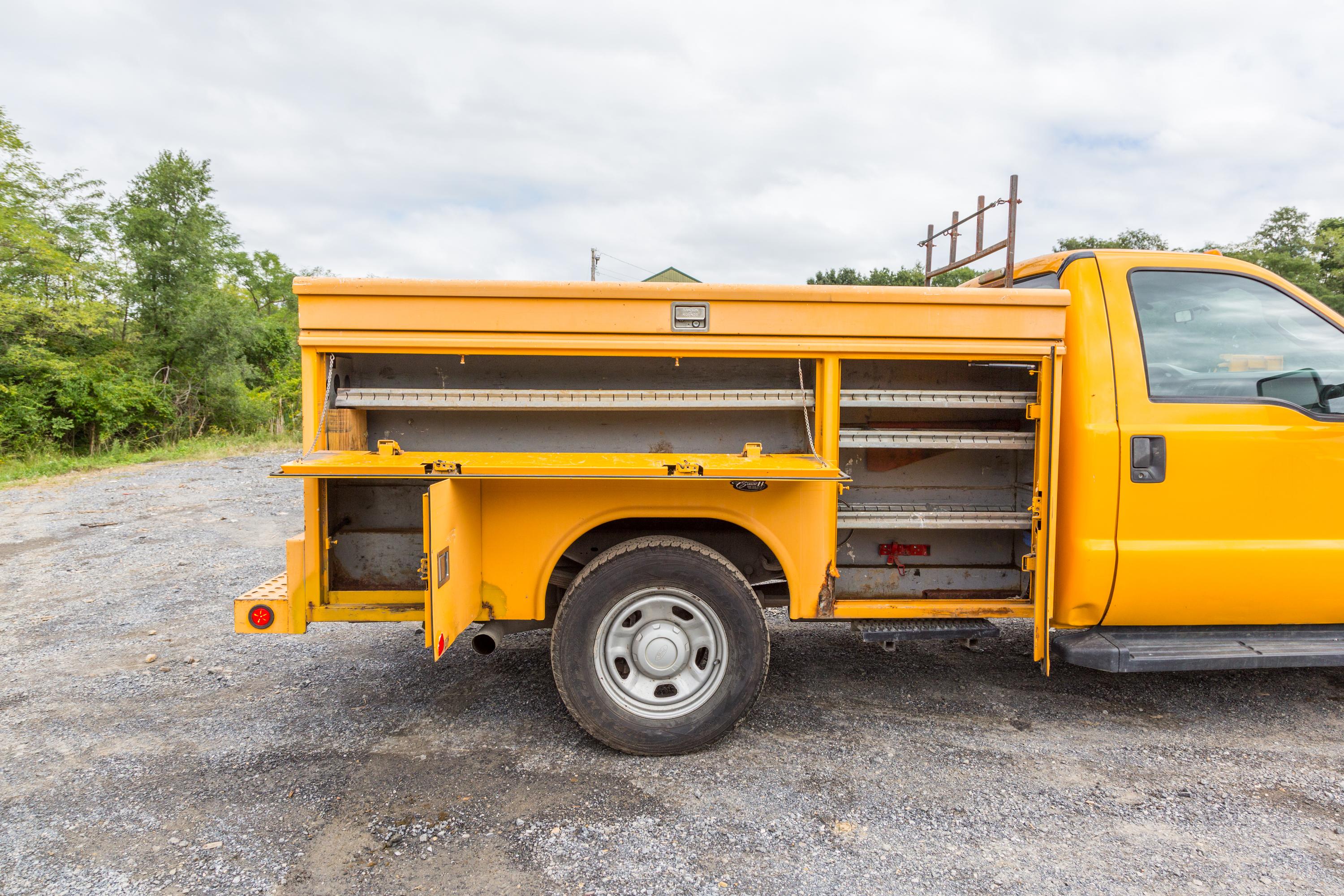 2011 Ford F-350 Super Duty service/utility truck - image 18
