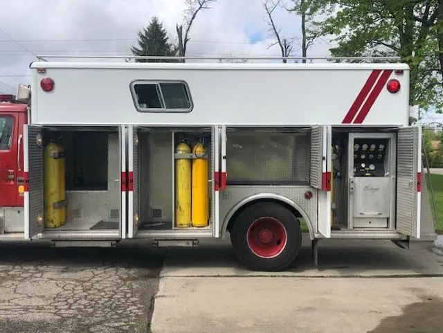 1988 International Heavy Rescue - image 11