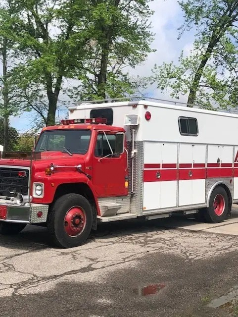 1988 International Heavy Rescue - image 1