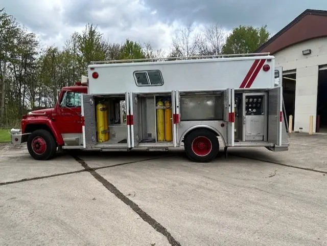 1988 International Heavy Rescue - image 12