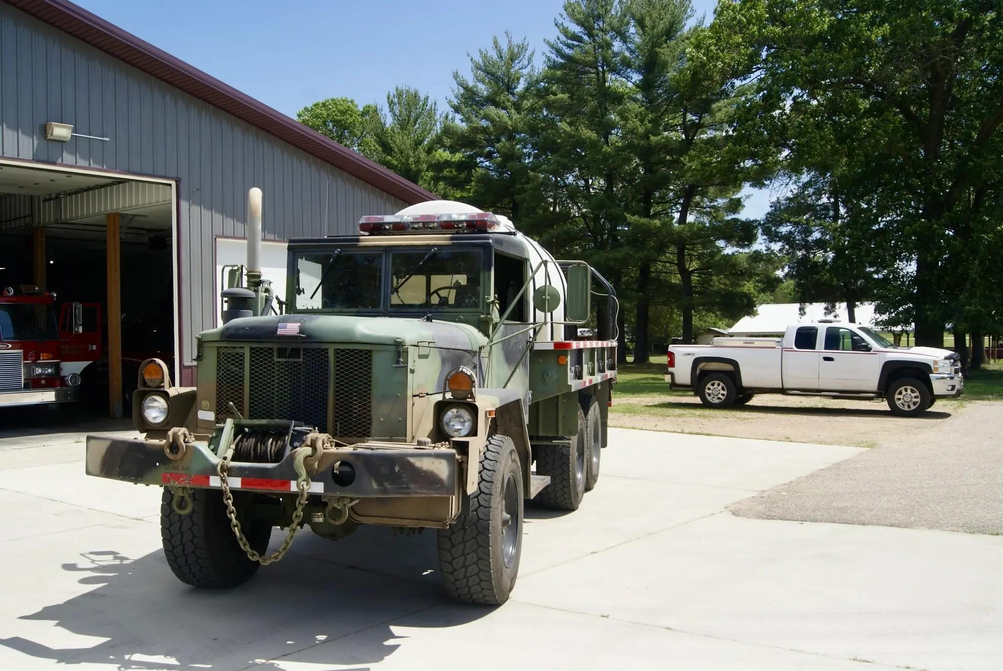 1993 AM General 6x6 (M-35 Military Truck) - image 1