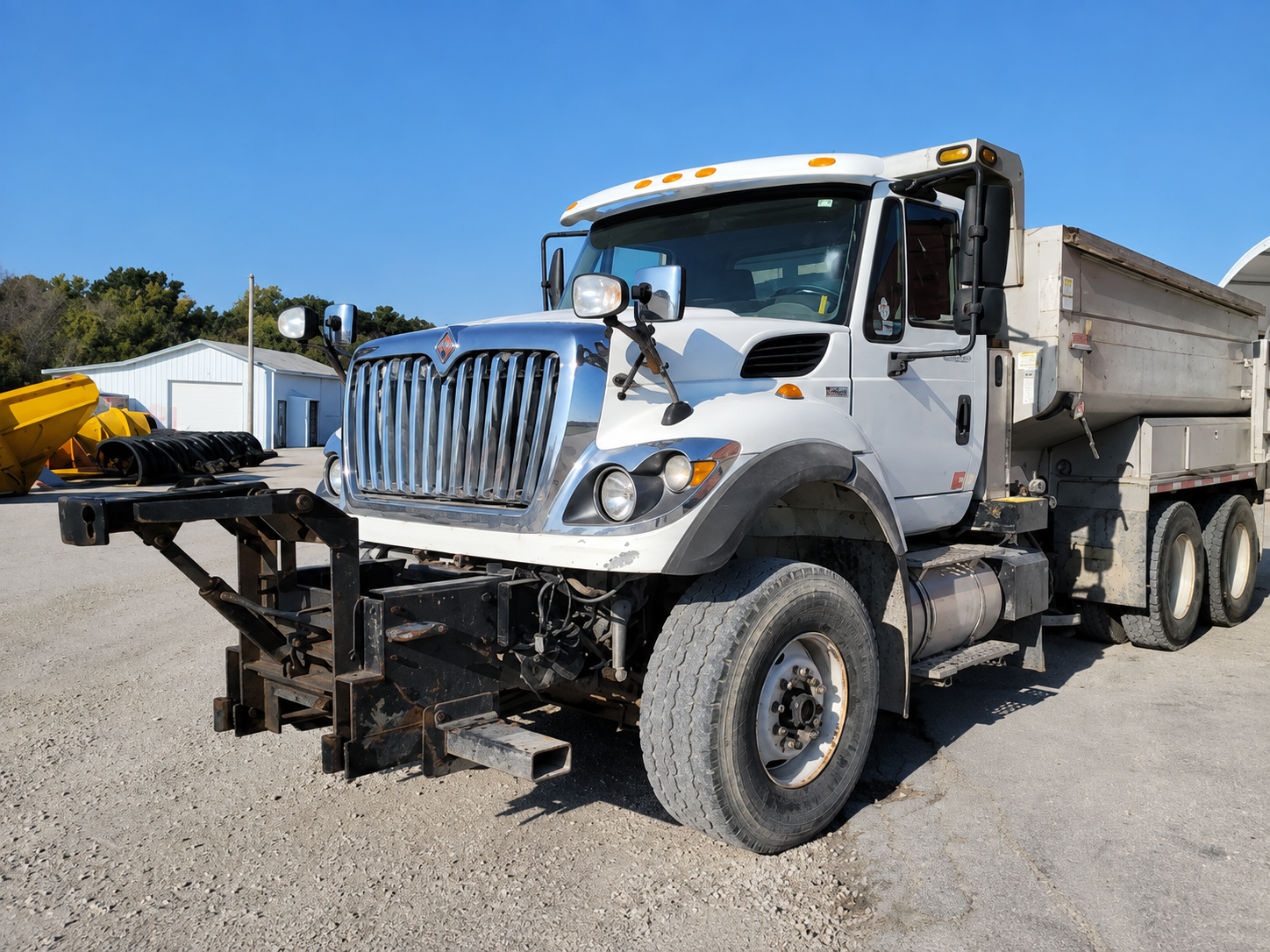 2013 International WorkStar 7500 Dump Truck - image 10