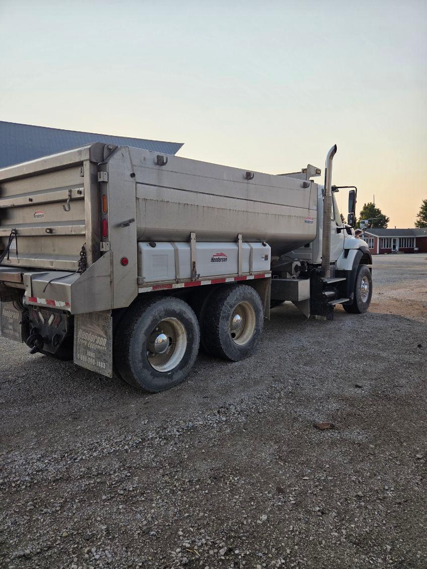 2013 International WorkStar 7500 Dump Truck - image 3