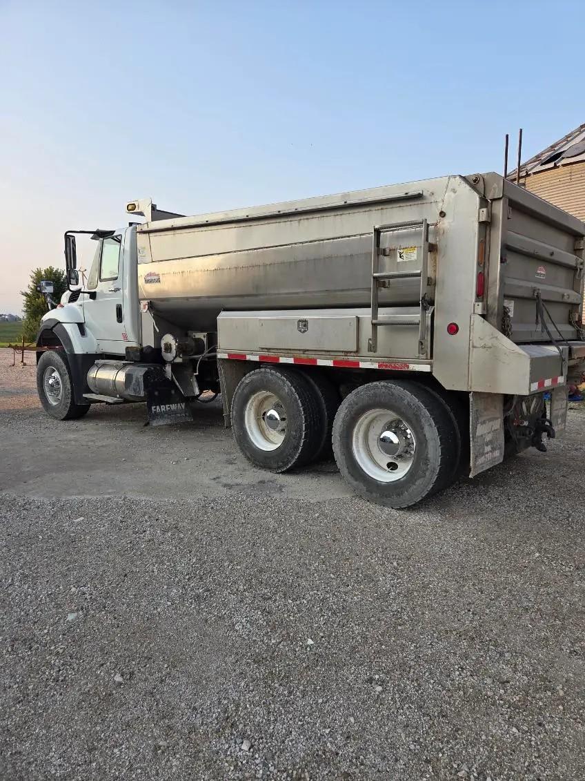 2013 International WorkStar 7500 Dump Truck - image 1
