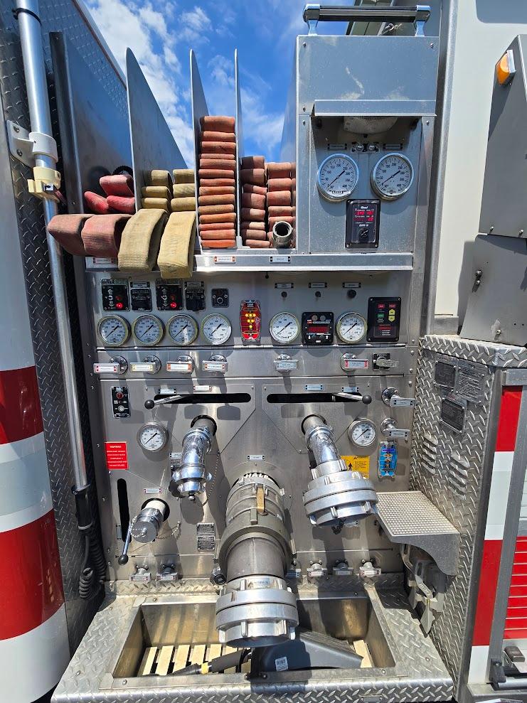 2005 American LaFrance Eagle Pumper Tanker - image 11