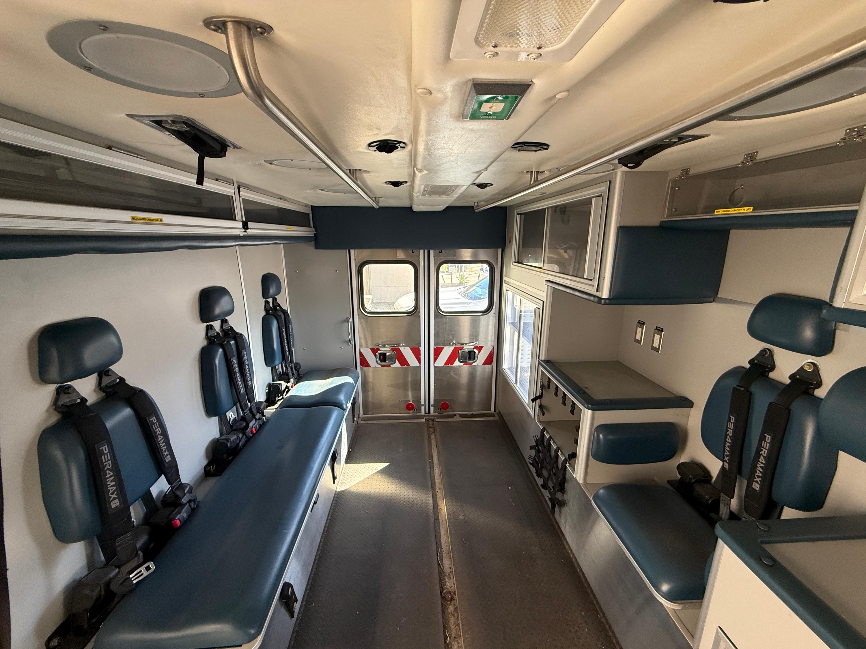 2019 Ford E-450 Type III Ambulance - image 3