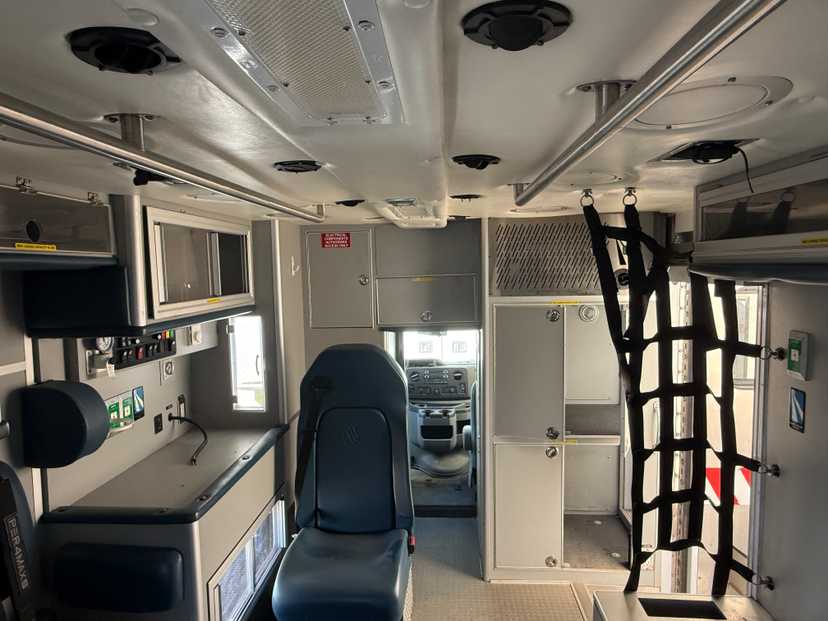 2019 Ford E-450 Type III Ambulance — photo 2