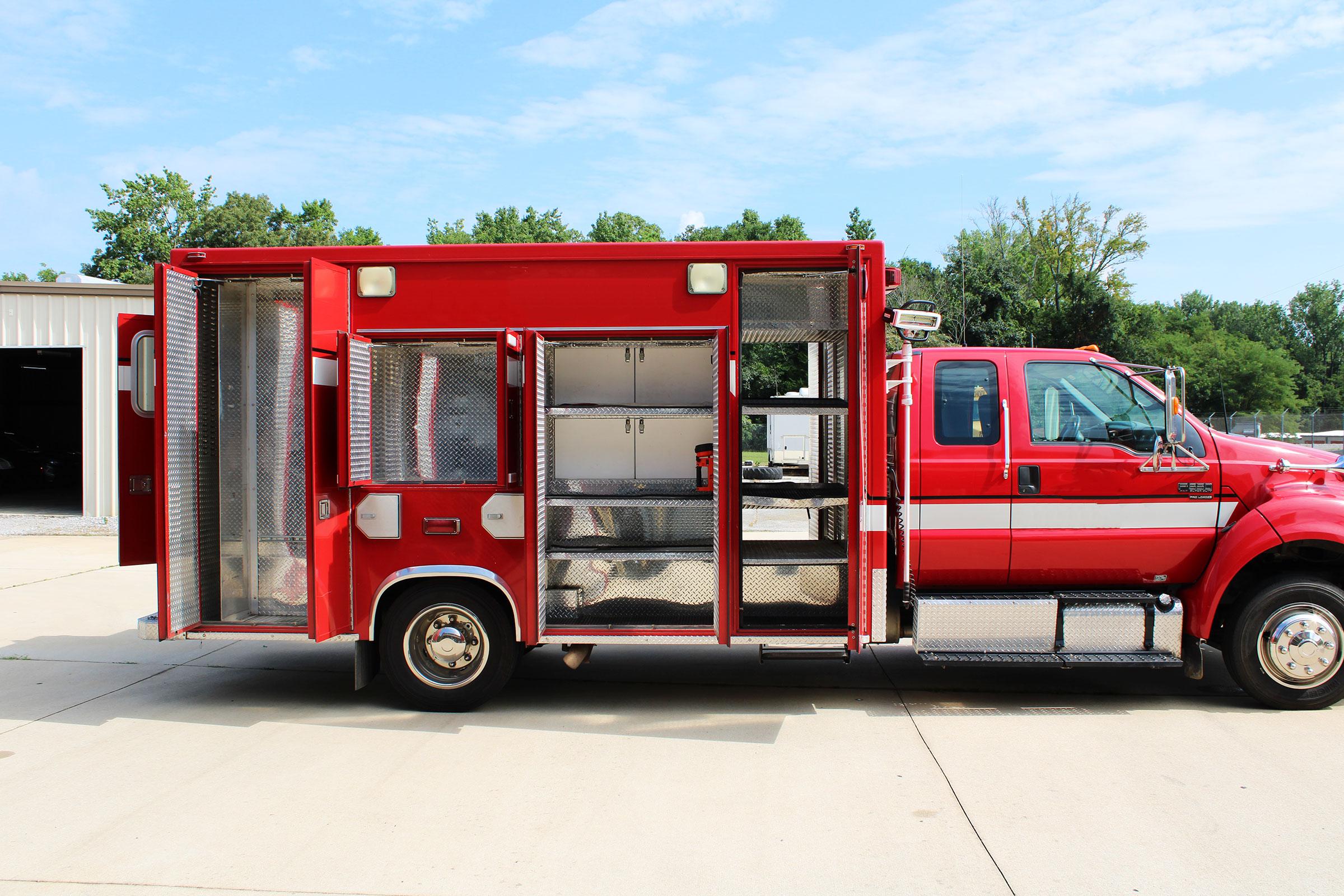 2005 Taylor Made Ford Light Rescue - image 5