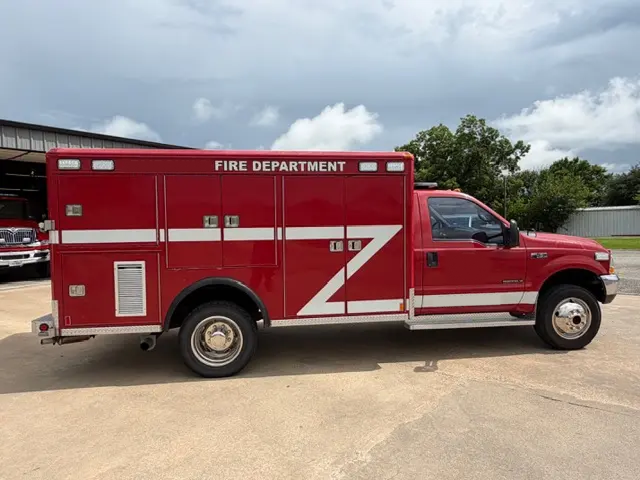 2000 Ford F450 4x4 Light Rescue - image 18