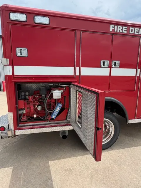 2000 Ford F450 4x4 Light Rescue - image 11