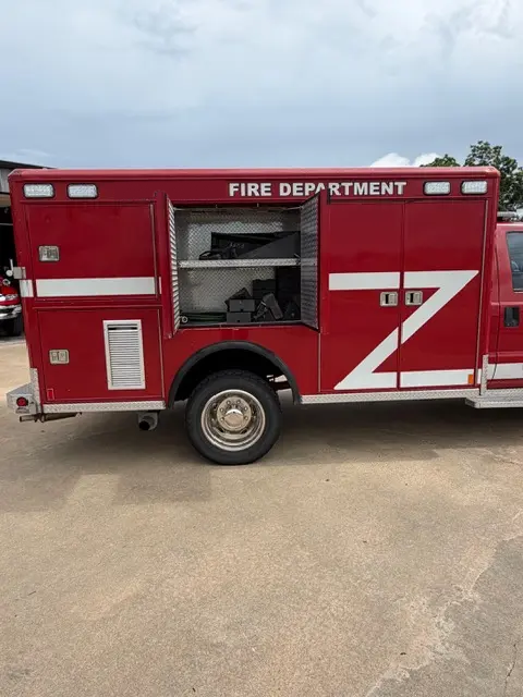 2000 Ford F450 4x4 Light Rescue - image 14