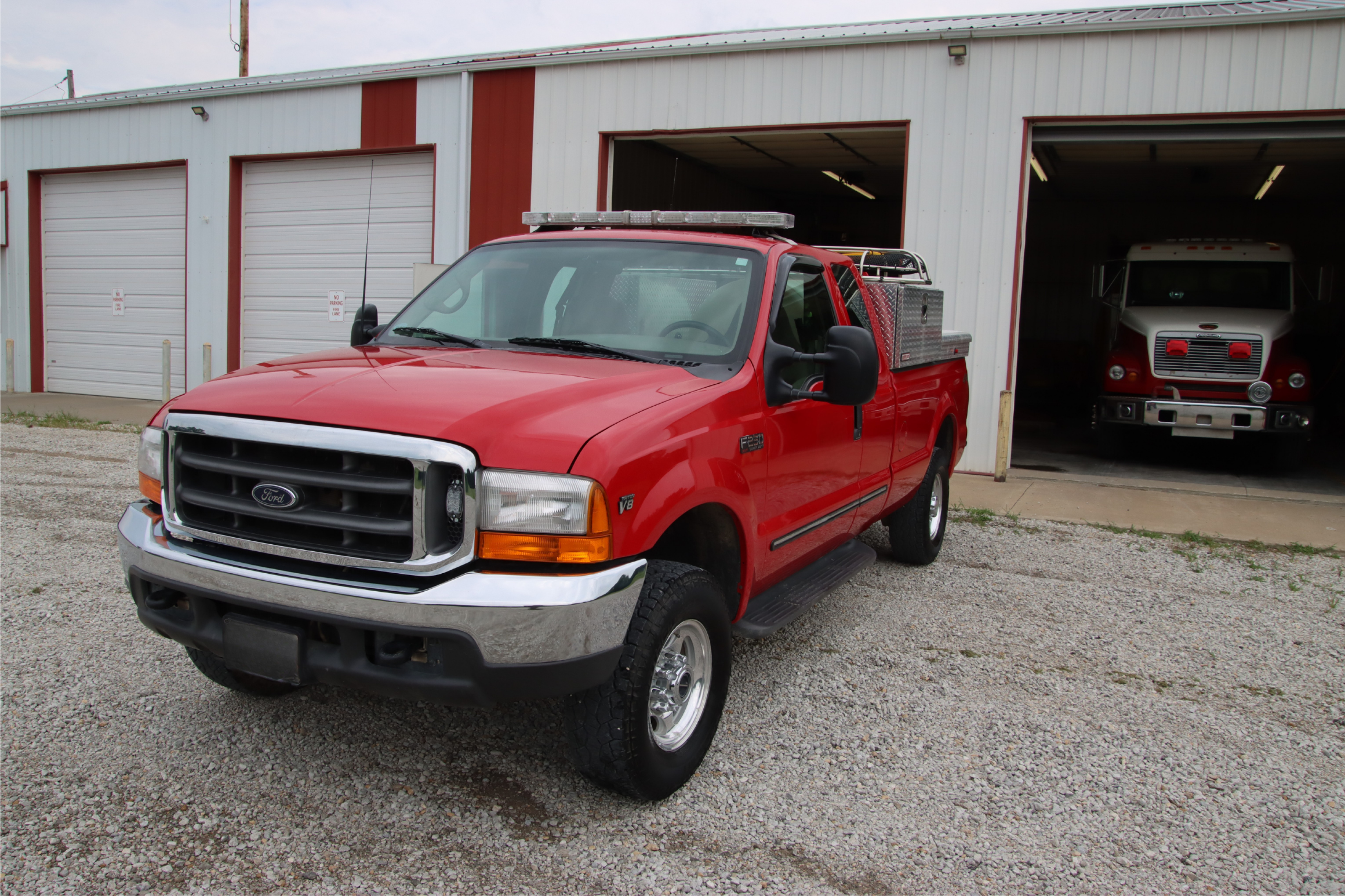 2000 Ford F250 4x4 Brush Truck - image 1