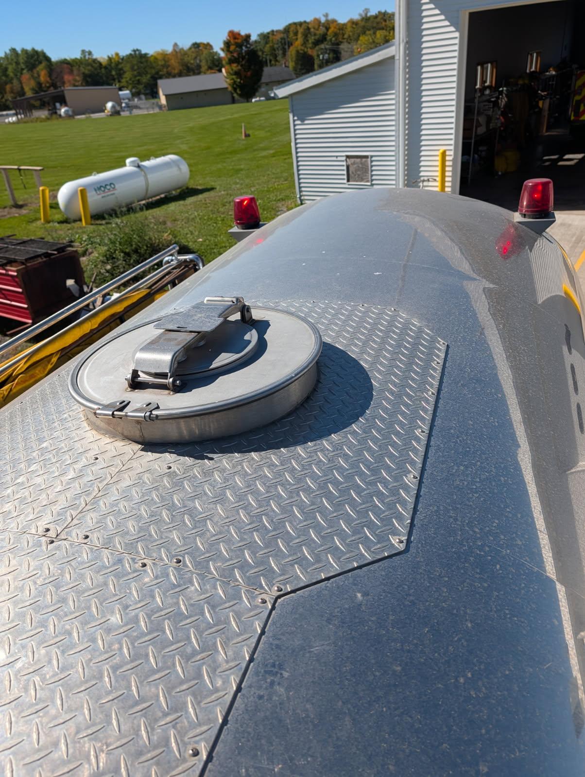 1997 4 Guys Ford Tanker - image 17