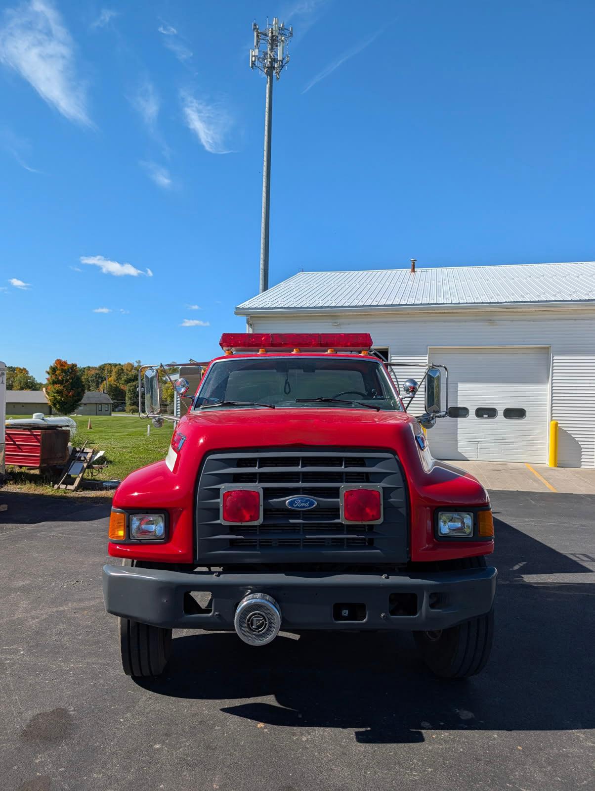 1997 4 Guys Ford Tanker - image 2