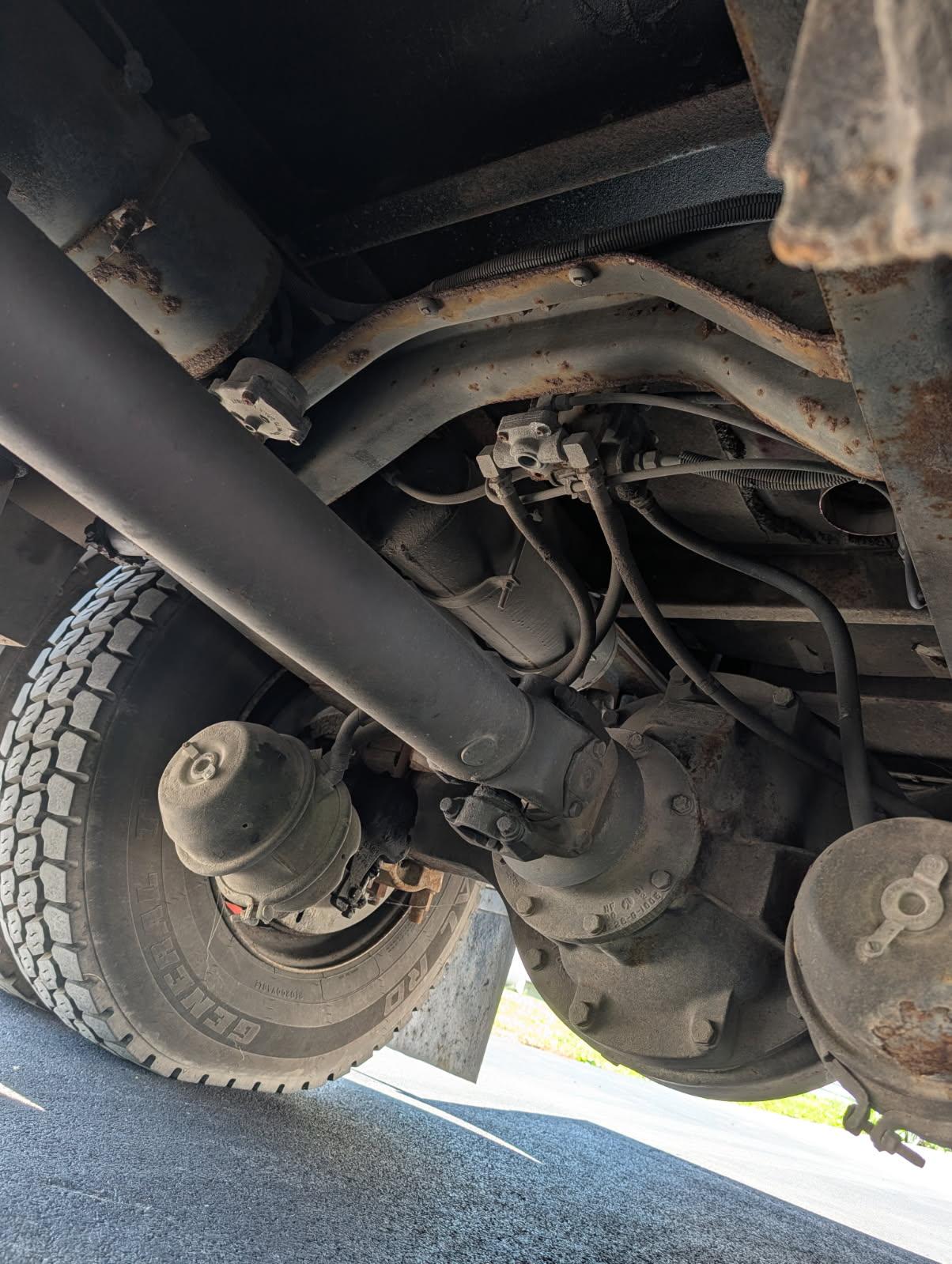 1997 4 Guys Ford Tanker - image 14