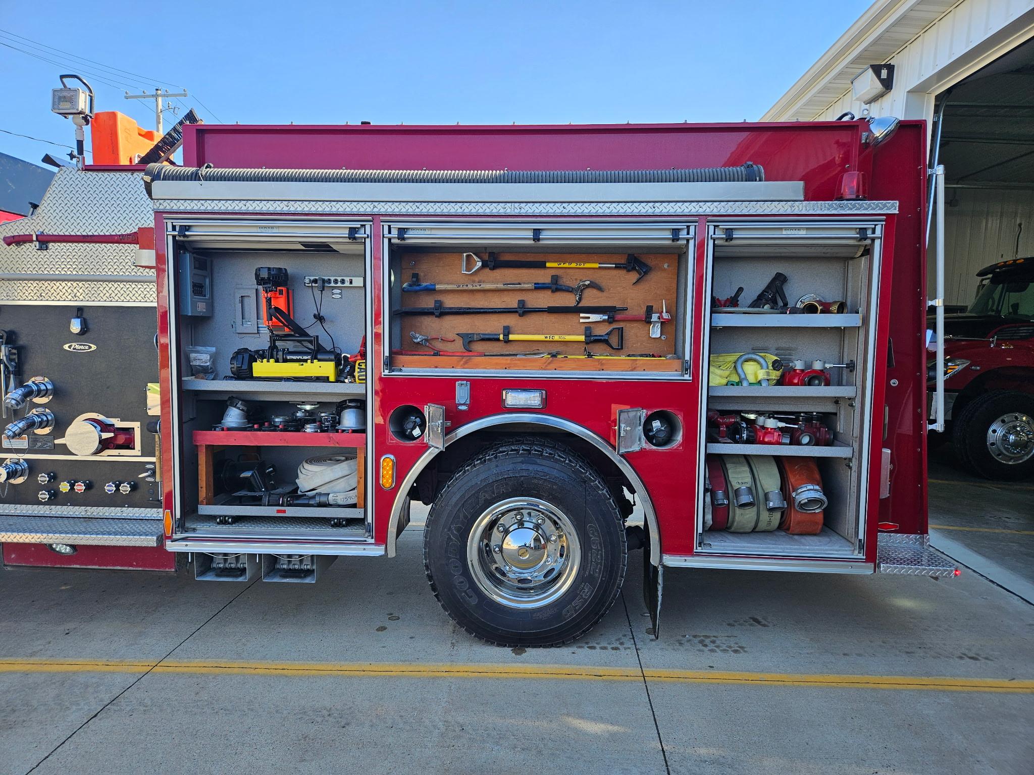 2003 Pierce Freightliner FL70 - image 8