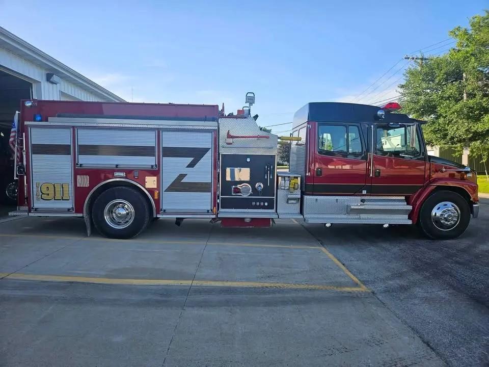 2003 Pierce Freightliner FL70 - image 5