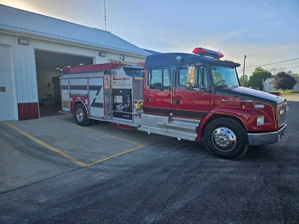 2003 Pierce Freightliner FL70 - image 4