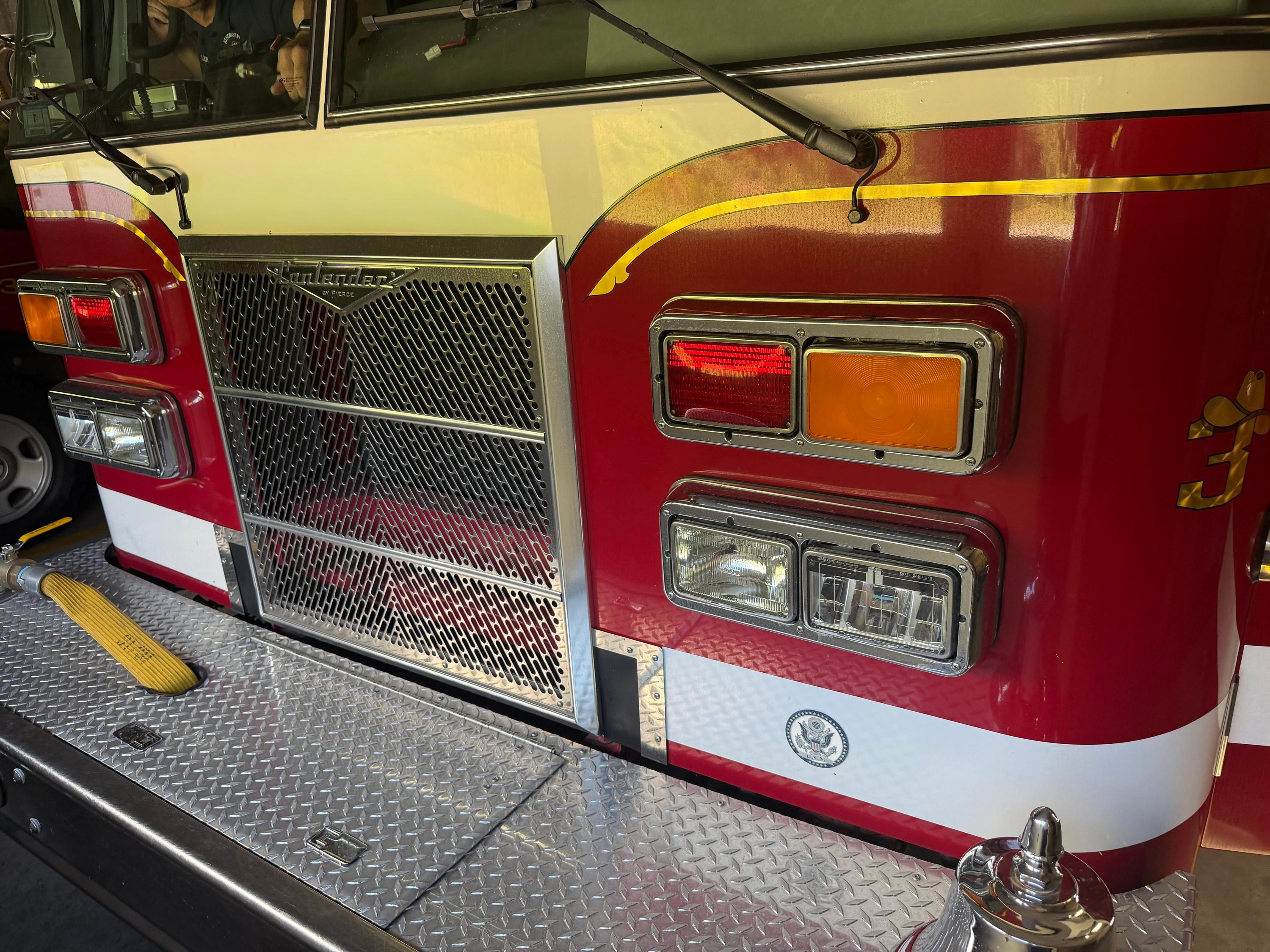 2008 4 Guys Pierce Pumper - image 10