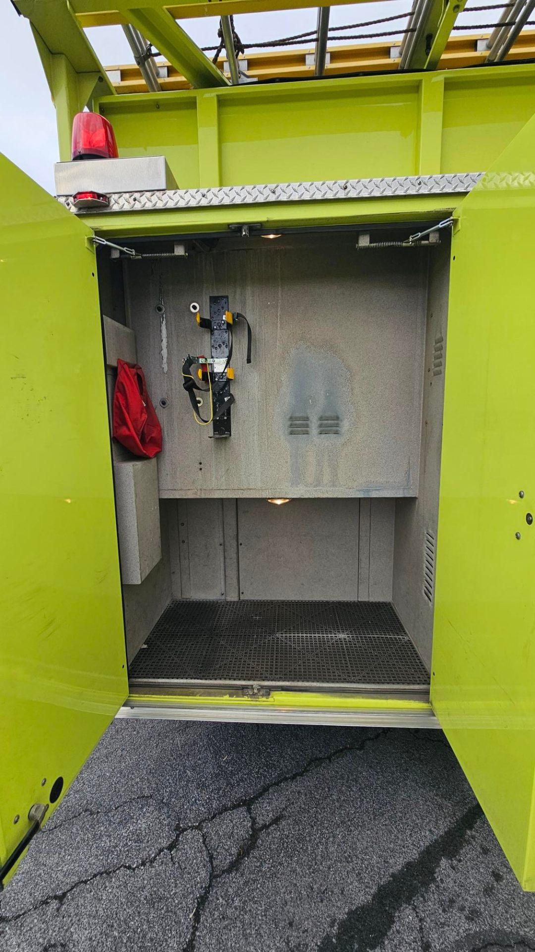 2004 Pierce Quantum Pumper - image 31