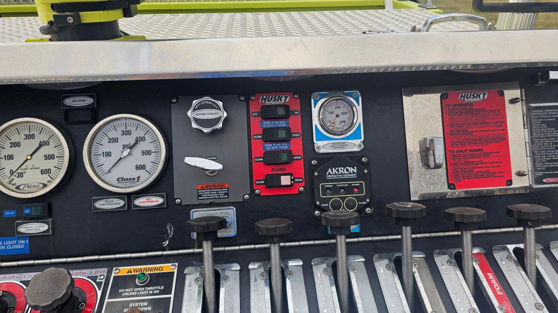 2004 Pierce Quantum Pumper - image 11