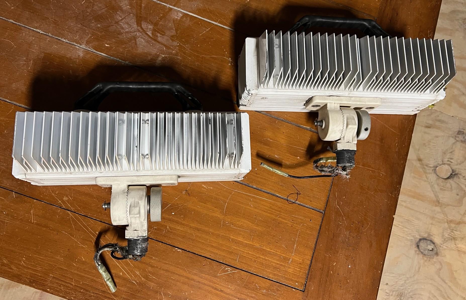 2 600W 12VDC Pole Mounted Halogen Floodlights - image 4