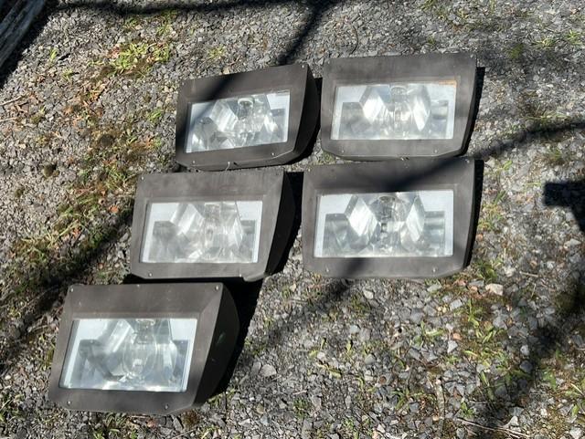 250 Watt Metal Halide/Sodium Vapor Wall Pack Lights (5) - image 1