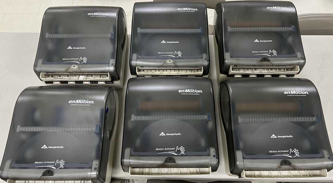 Georgia Pacific EnMotion Touchless Paper Towel Dispensers (6)