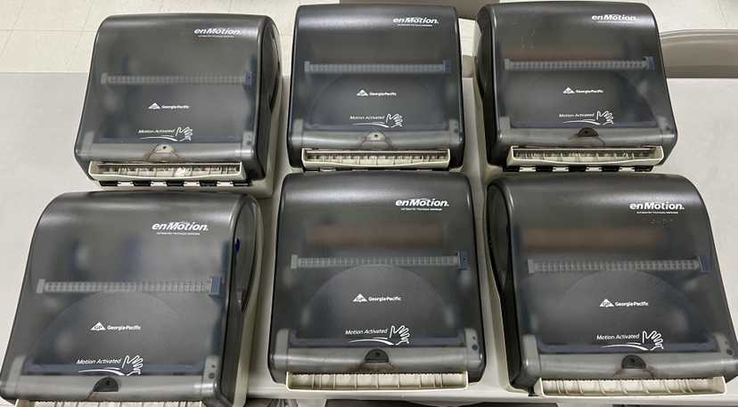 Georgia Pacific EnMotion Touchless Paper Towel Dispensers (6)