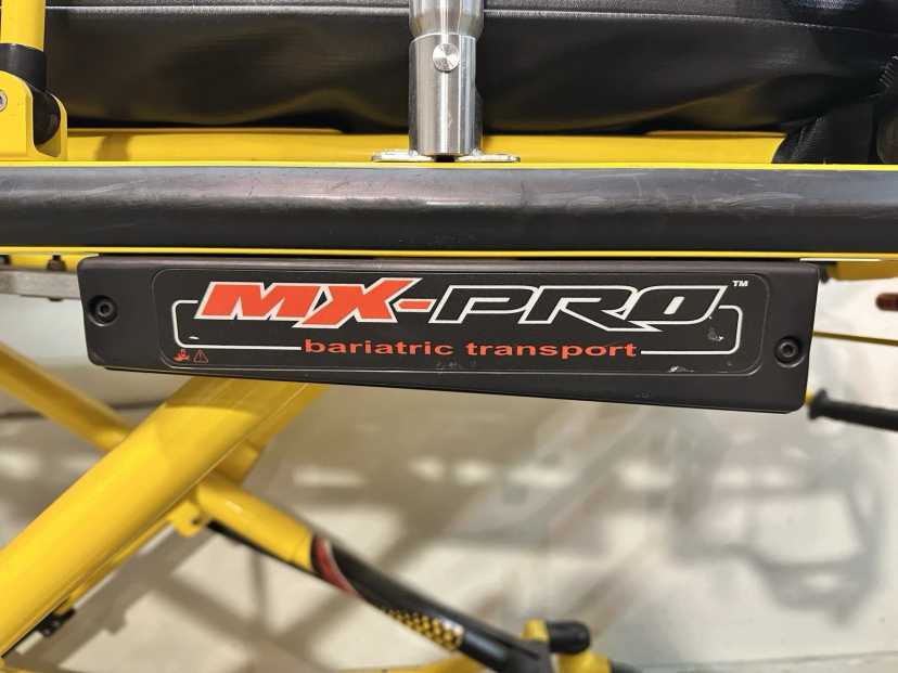 Stryker MX-PRO 6083 Bariatric 1600LB Ambulance Stretcher w/ Push/Pull Handles — photo 3