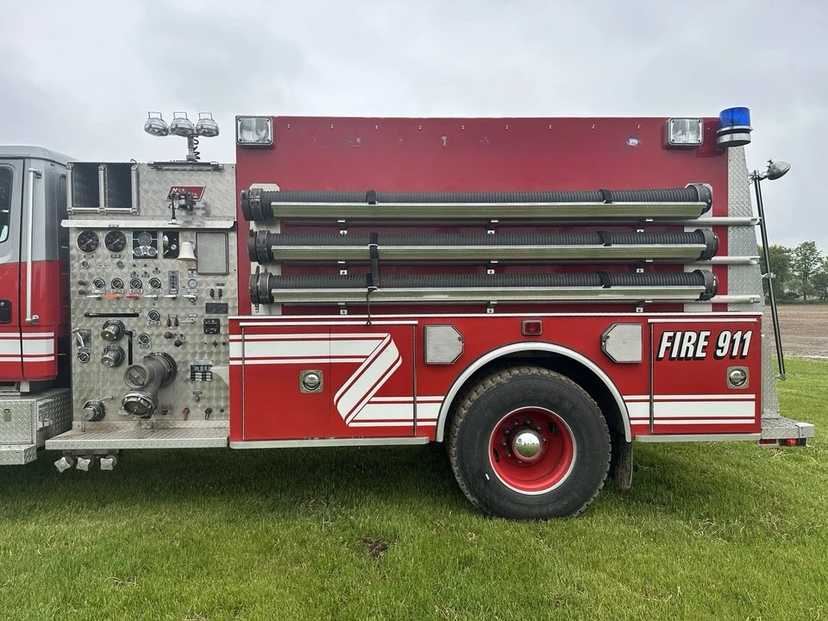 1996 Freightliner FL80 New Lexington Pumper Engine Tanker Cummins Fire Truck 1250/1250/40 — photo 6