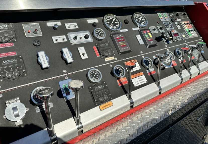 2002 H&W International 4400 1250/750/20 Rural Engine Pumper Fire Truck — photo 6