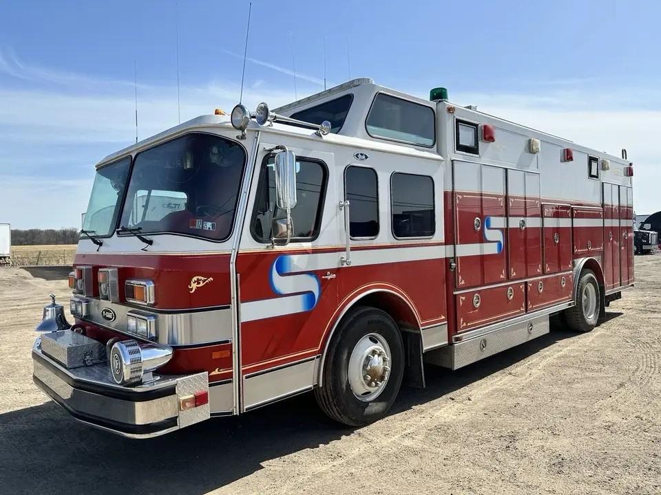 1990 E-ONE Hush Walk-In Command Heavy Rescue Fire Truck