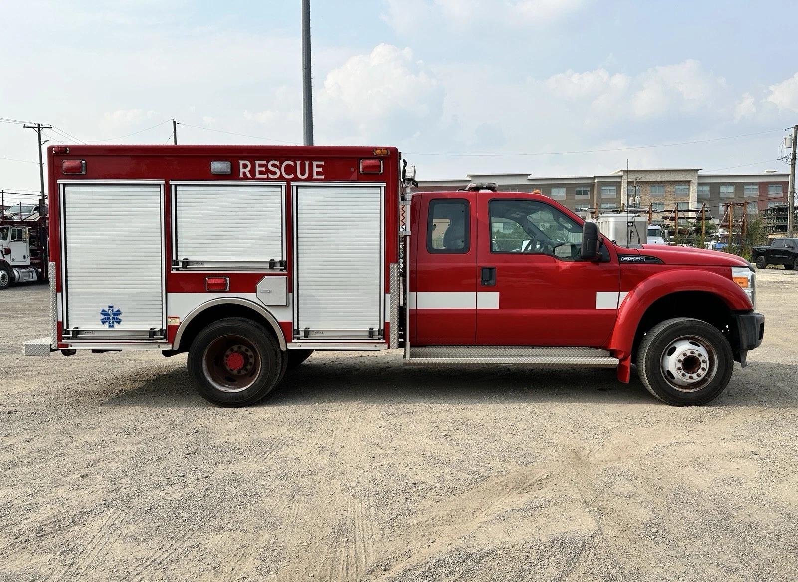 2015 Pierce Mini Rescue Ford F-550 SuperDuty 6.8L Fire Truck - image 4