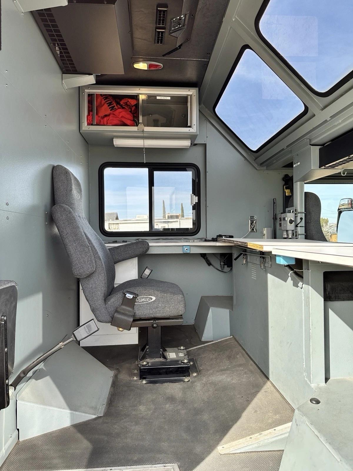 2002 Pierce Saber Heavy Rescue - image 27