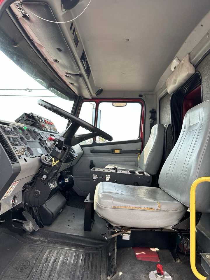 1996 Amtech Freightliner Heavy Rescue — photo 8