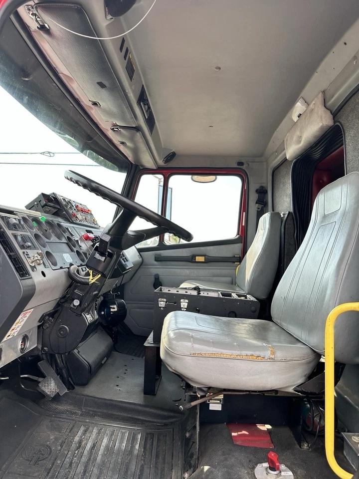 1996 Amtech Freightliner Heavy Rescue - image 8