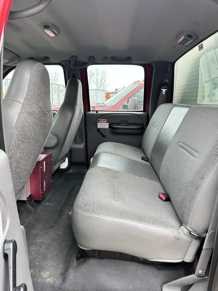 2005 Ford F-550 Light Rescue - image 13