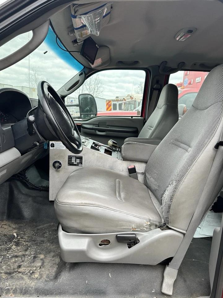 2005 Ford F-550 Light Rescue - image 10
