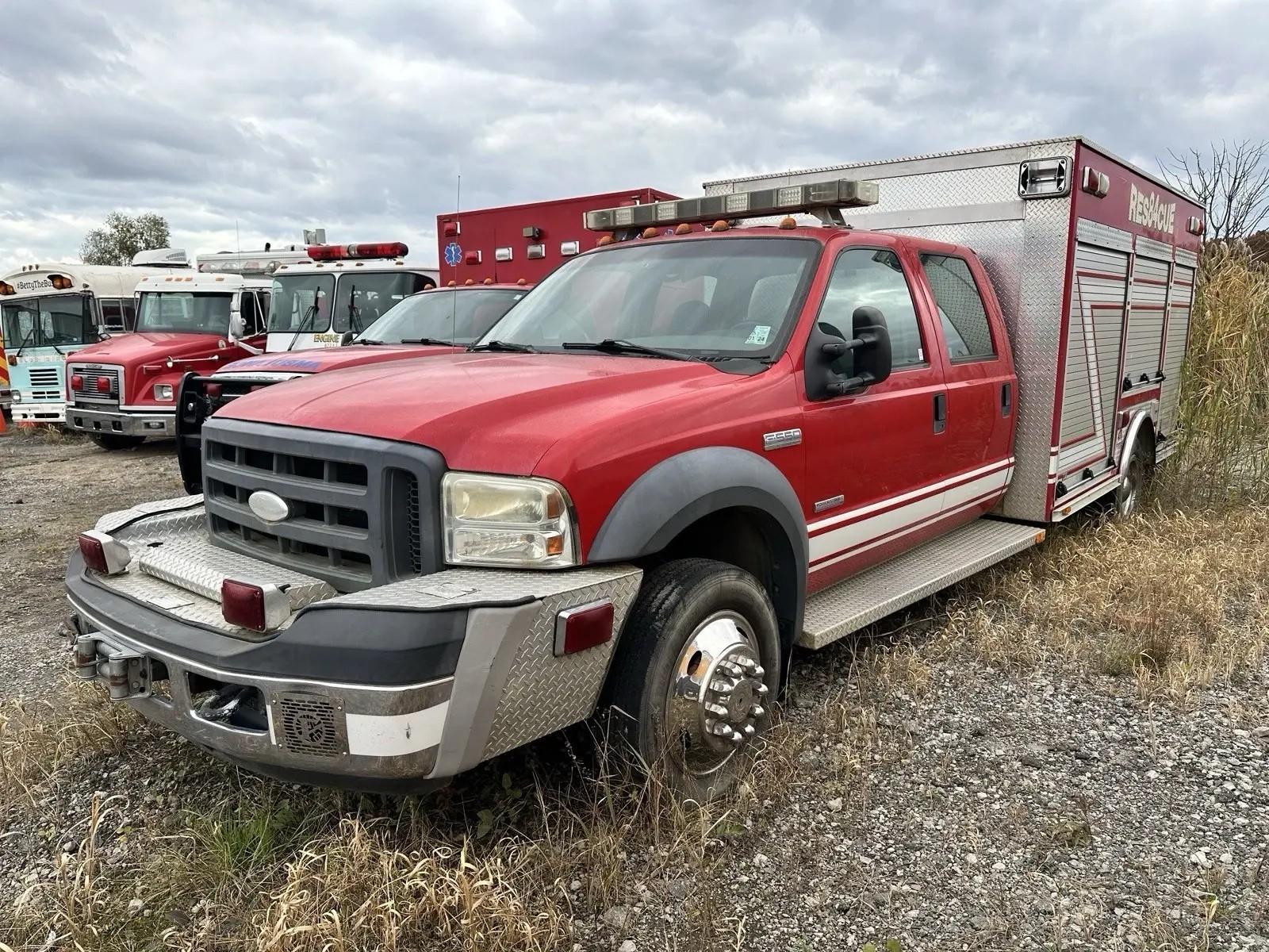 2005 Ford F-550 Light Rescue - image 2