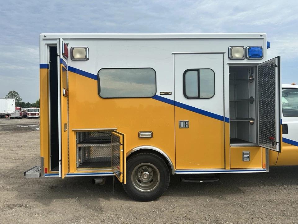 2007 MedTec Ford Type I Ambulance - image 7